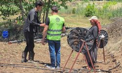 Denizli Büyükşehir tarlalarda emekçinin yanında: 40 derece sıcakta buz gibi limonata dopingi!
