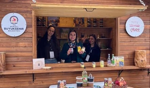 Hatice Altıntaş’tan Çamlık’taki Çivril standına tam not: Sergimize katıldık