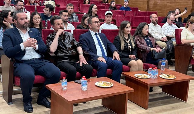 DGC BAŞKANI ÖZKAN TOKMAK PAÜ’LÜ ÖĞRENCİLERİ KARİYER YOLCULUĞUNA ÇIKARDI