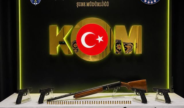 Denizli'de Yasa Dışı Silah Operasyonu: 3 Şüpheli Tutuklandı