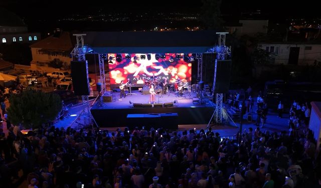Honaz kiraz festivali Aslı Güngör konseriyle final yaptı