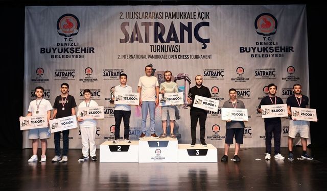 Denizli’de rekor ödüllü zeka maratonu bitti: Uluslararası satranç ustaları ödüllerini aldı!