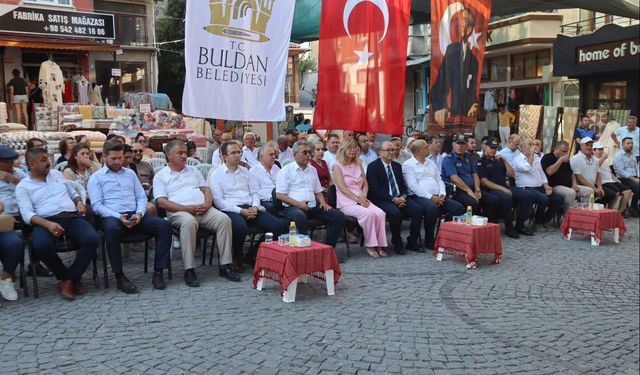 Ahmet Hakan, Buldan Dokuma Festivali’ne katıldı