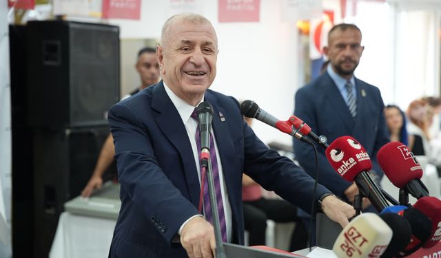Özdağ Eskişehir’de konuştu: “Bu ülkenin saraylara değil, fabrikalara ihtiyacı var”
