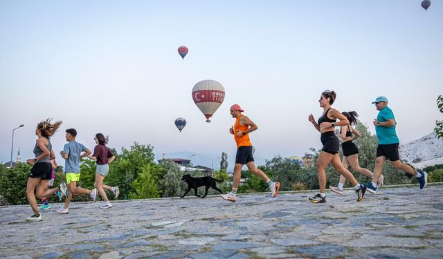 Denizli Büyükşehir, tarihi parkurda binlerce koşucuyu buluşturuyor