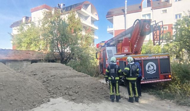 Denizli'de 4 katlı apartta korkutan yangın