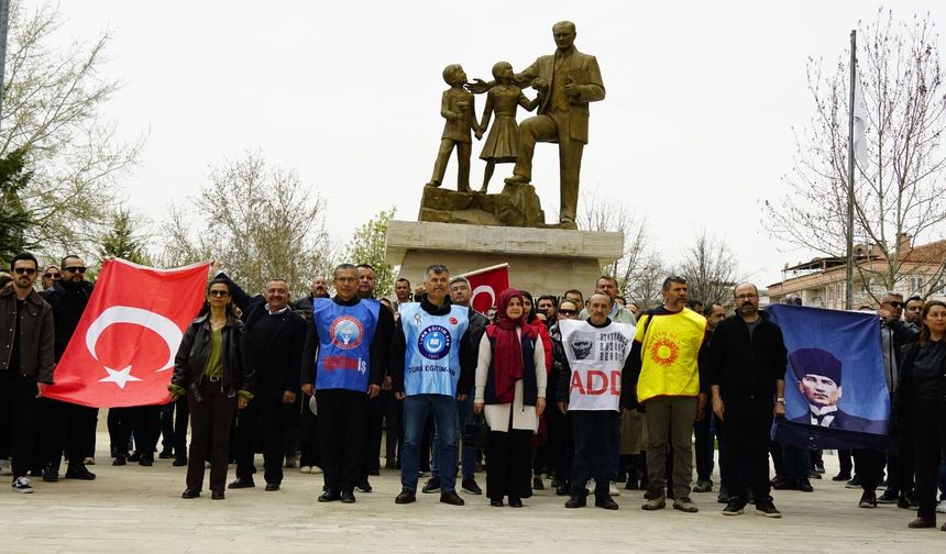 Silahlı okul baskınına Çivril'den büyük tepki
