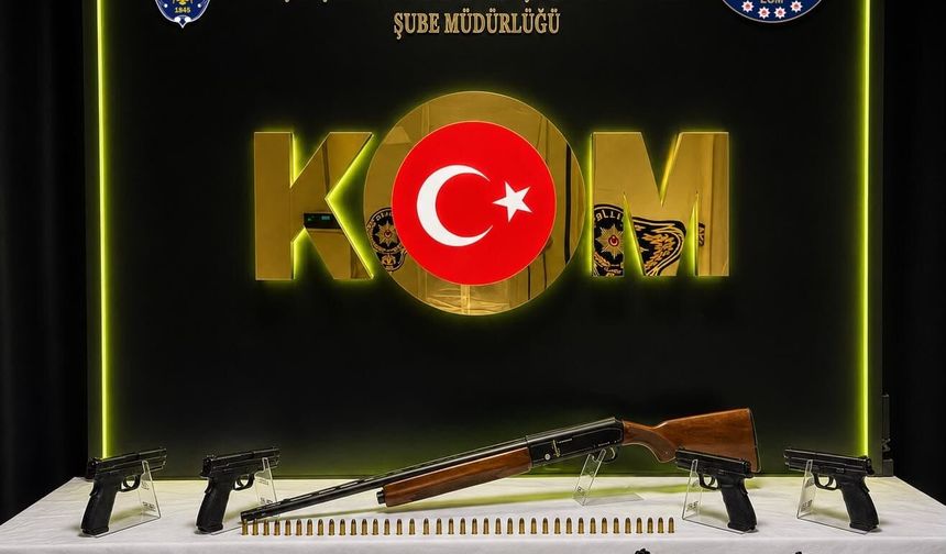 Denizli'de Yasa Dışı Silah Operasyonu: 3 Şüpheli Tutuklandı