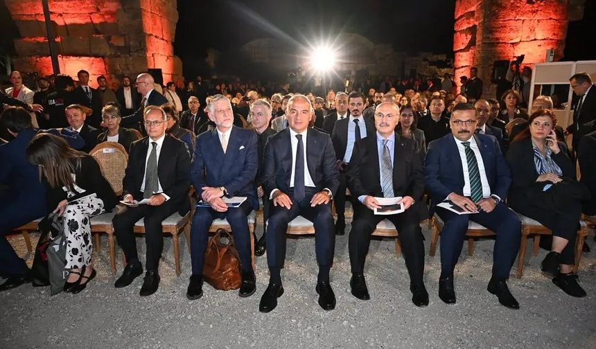 Hierapolis’te 17. Arkeoloji Sempozyumu’nun açılışı gerçekleştirildi