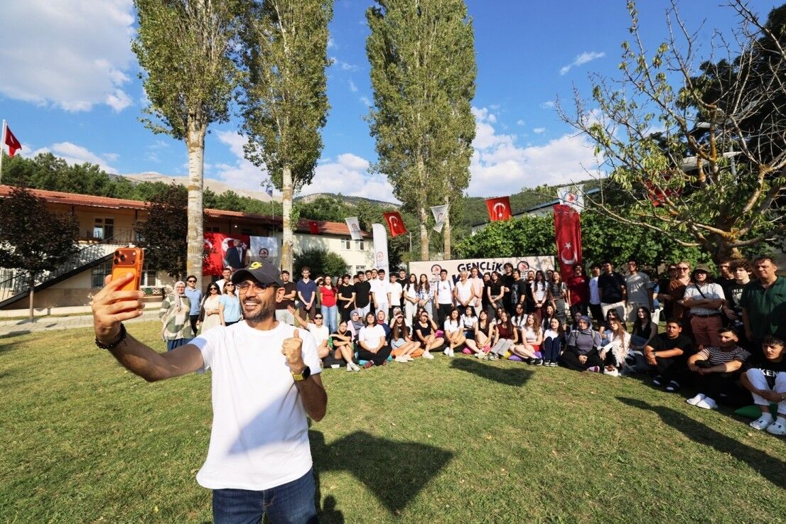 Gençli̇k Kampi