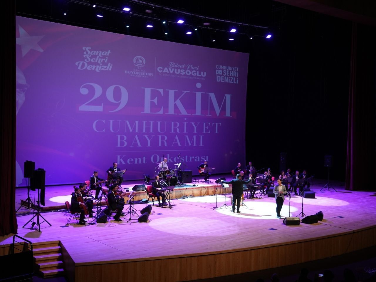 Denizli Büyükşehir’le Cumhuriyet coşkusu başladı